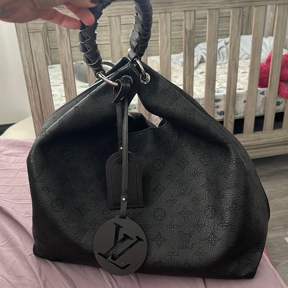 Louis Vuitton Carmel Mahina Noir - Picture 1 of 11